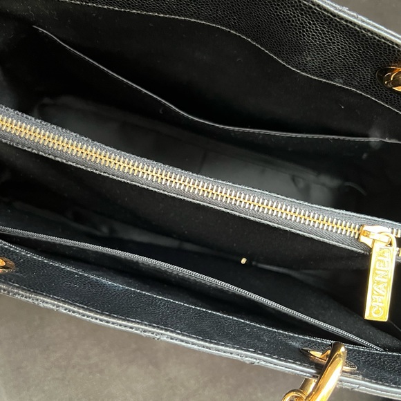 Authentic Chanel tote bag. - Picture 6 of 11